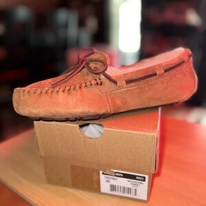 UGG women’s slippers